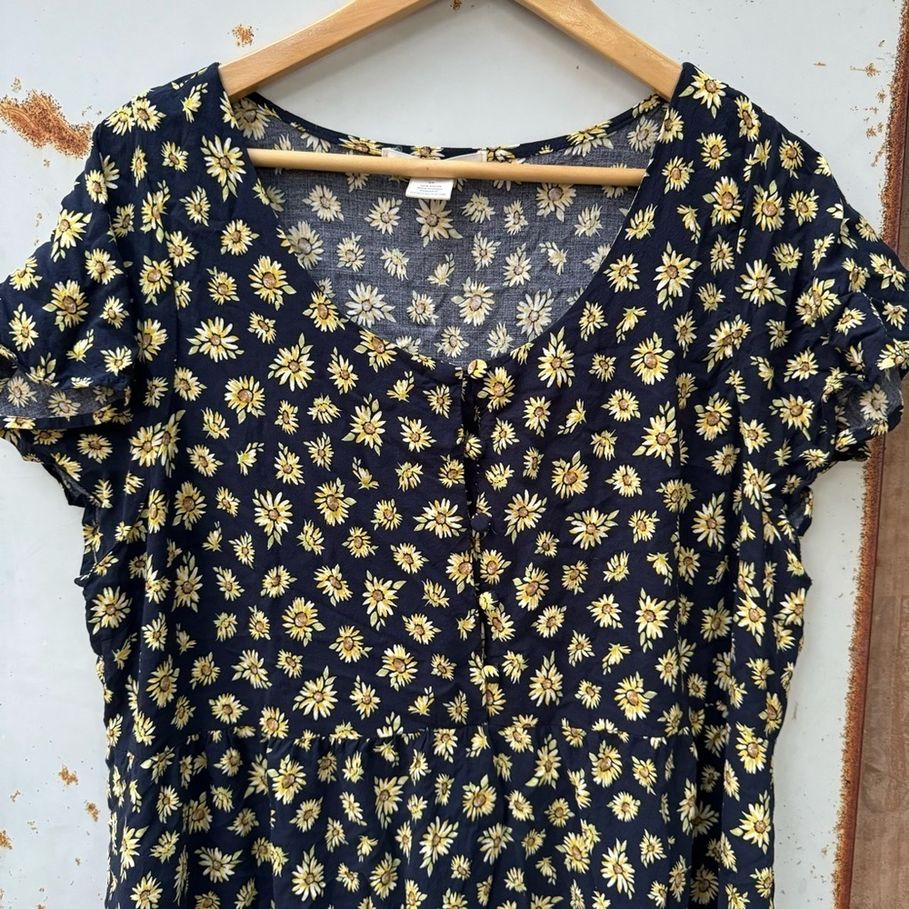 Passport Sunflower Dress 🌻 - Picture 6 of 6